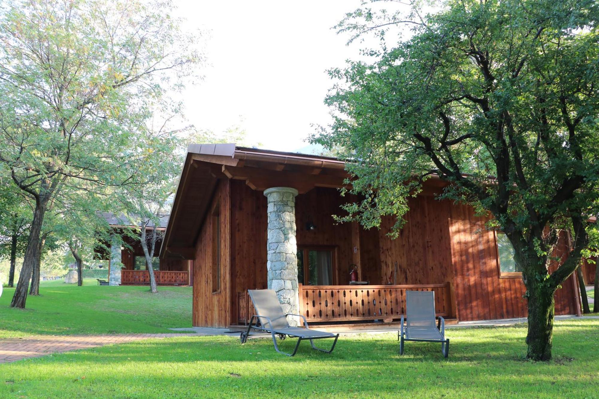 Lazy Bee Camping Village Аоста Экстерьер фото