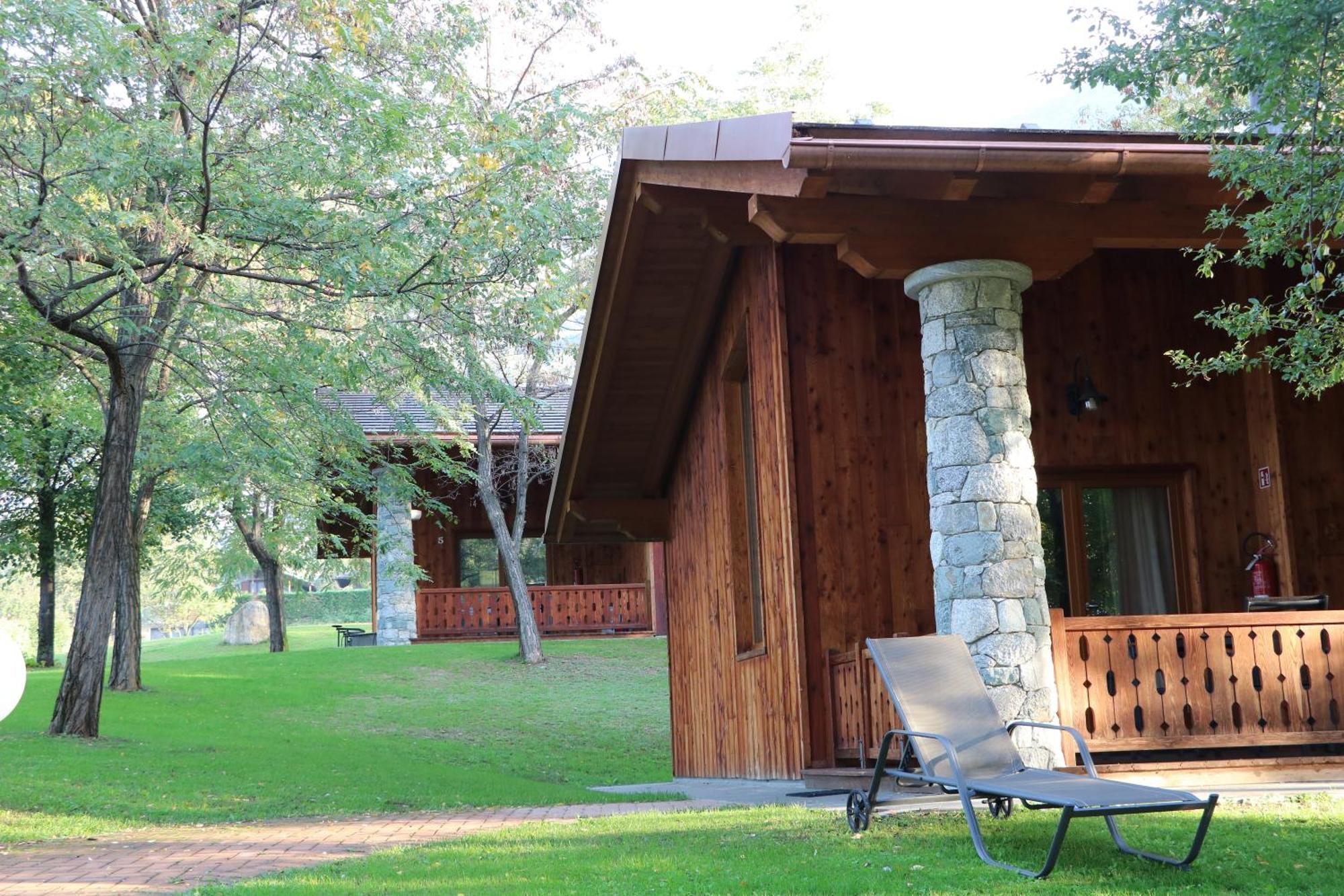 Lazy Bee Camping Village Аоста Экстерьер фото